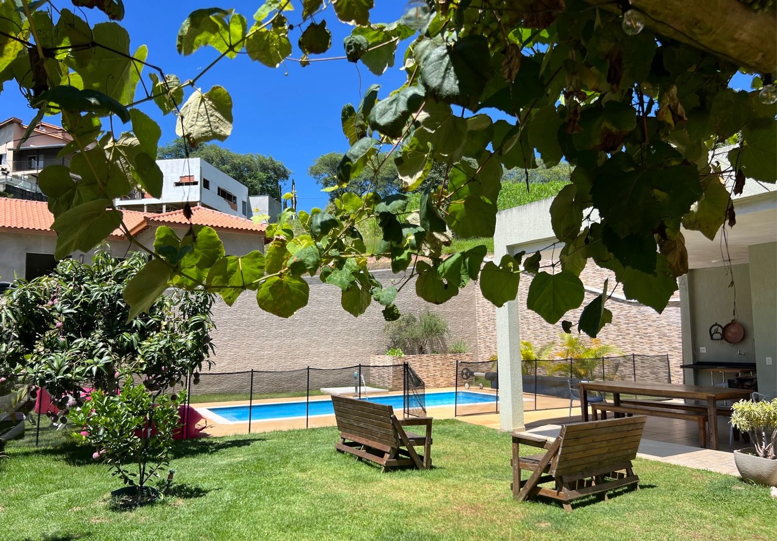 Fachada casa alto padrão São Roque